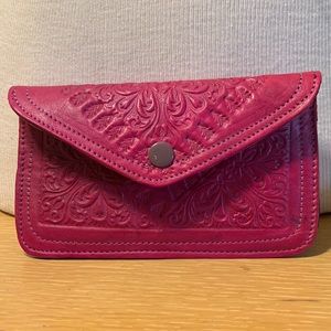 BARBIE PINK FUSCHIA MAGENTA TOOLED LEATHER WALLET PASSPORT CASE